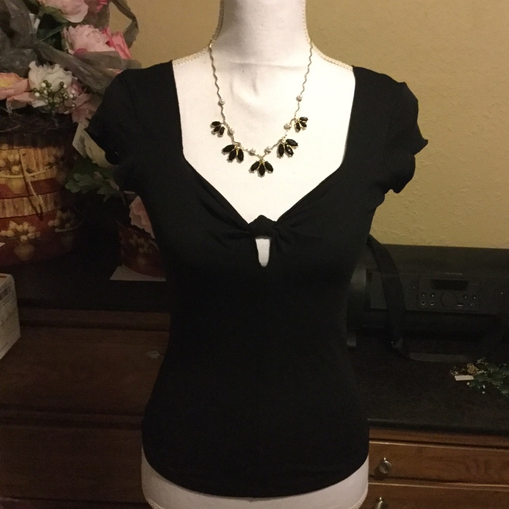 Sexy Black Top With Knot Detail